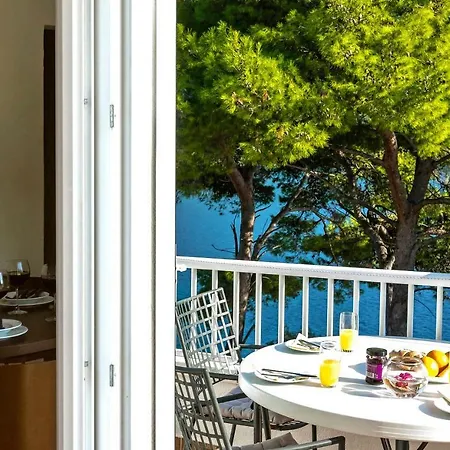 Velo Apartman Lastovo